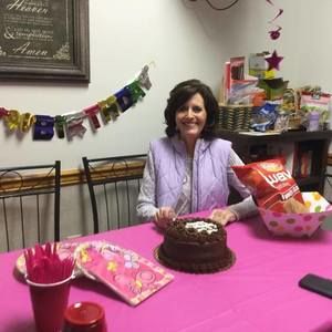 Meet your Posher, Rena